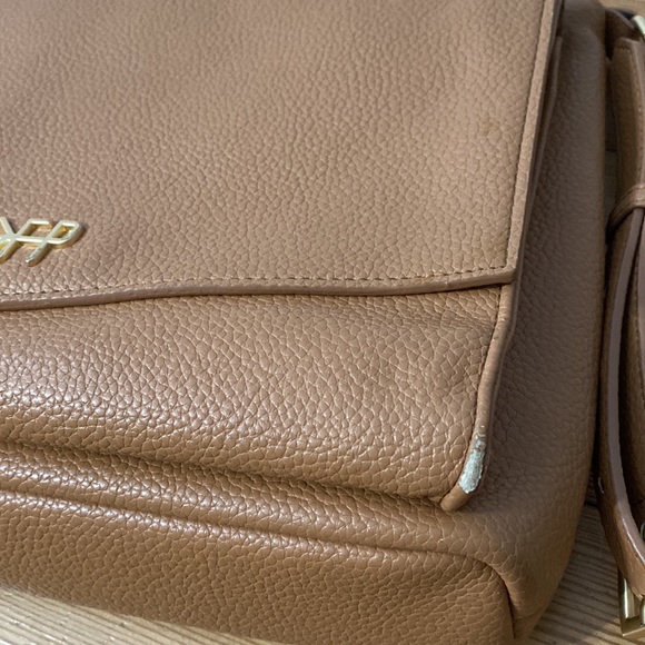 Freshly Picked tan crossbody - Picture 11 of 13